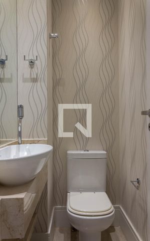 Apartamento à venda com 237m², 4 quartos e 4 vagas Apartamento à venda com 237m², 4 quartos e 4 vagasLavabo