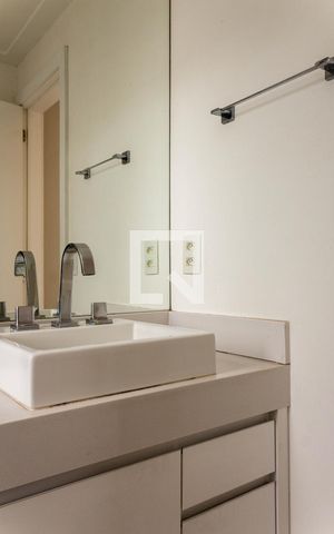 Apartamento à venda com 237m², 4 quartos e 4 vagas Apartamento à venda com 237m², 4 quartos e 4 vagasBanheiro da Suíte 3