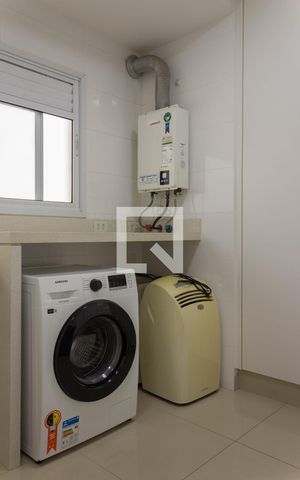Apartamento à venda com 237m², 4 quartos e 4 vagas Apartamento à venda com 237m², 4 quartos e 4 vagasÁrea de Serviço