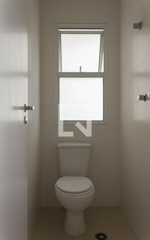 Apartamento à venda com 237m², 4 quartos e 4 vagas Apartamento à venda com 237m², 4 quartos e 4 vagasBanheiro de Serviço