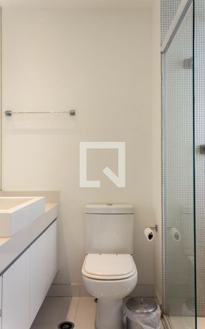 Apartamento à venda com 237m², 4 quartos e 4 vagas Apartamento à venda com 237m², 4 quartos e 4 vagasBanheiro da Suíte 2