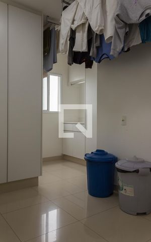 Apartamento à venda com 237m², 4 quartos e 4 vagas Apartamento à venda com 237m², 4 quartos e 4 vagasÁrea de Serviço