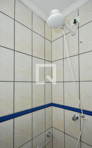 Casa de condomínio à venda com 110m², 3 quartos e 2 vagas Casa de condomínio à venda com 110m², 3 quartos e 2 vagasChuveiro do Banheiro 2