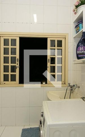Casa à venda com 280m², 4 quartos e 5 vagas Casa à venda com 280m², 4 quartos e 5 vagasÁrea de Serviço