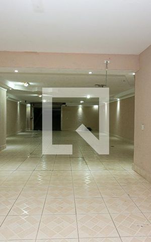 Casa à venda com 280m², 4 quartos e 5 vagas Casa à venda com 280m², 4 quartos e 5 vagasGaragem