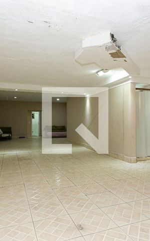 Casa à venda com 280m², 4 quartos e 5 vagas Casa à venda com 280m², 4 quartos e 5 vagasGaragem