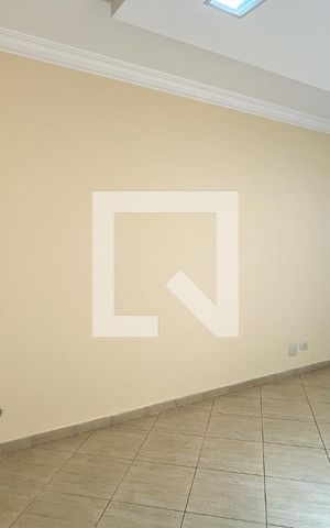 Casa à venda com 220m², 5 quartos e 4 vagas Casa à venda com 220m², 5 quartos e 4 vagasSala