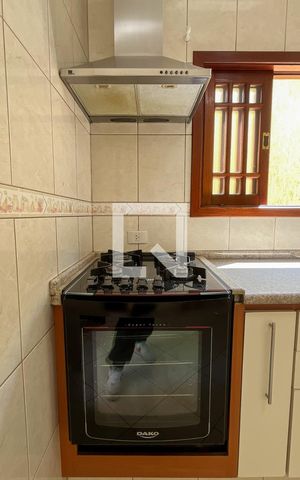 Casa à venda com 220m², 5 quartos e 4 vagas Casa à venda com 220m², 5 quartos e 4 vagasCozinha