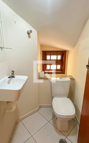 Casa à venda com 220m², 5 quartos e 4 vagas Casa à venda com 220m², 5 quartos e 4 vagasLavabo