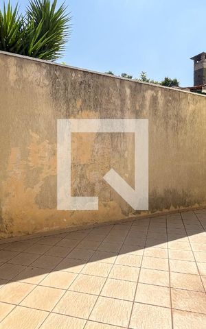 Casa à venda com 220m², 5 quartos e 4 vagas Casa à venda com 220m², 5 quartos e 4 vagasQuintal