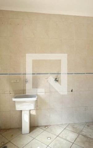 Casa à venda com 220m², 5 quartos e 4 vagas Casa à venda com 220m², 5 quartos e 4 vagasÁrea de Serviço