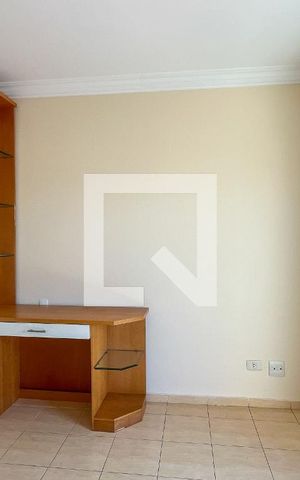 Casa à venda com 220m², 5 quartos e 4 vagas Casa à venda com 220m², 5 quartos e 4 vagasQuarto 2