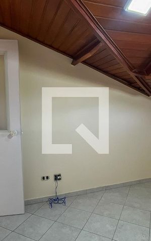 Casa à venda com 220m², 5 quartos e 4 vagas Casa à venda com 220m², 5 quartos e 4 vagasQuarto 3