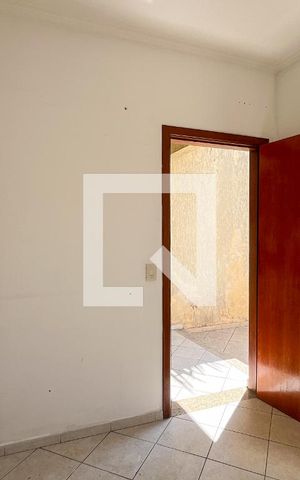 Casa à venda com 220m², 5 quartos e 4 vagas Casa à venda com 220m², 5 quartos e 4 vagasÁrea de Serviço