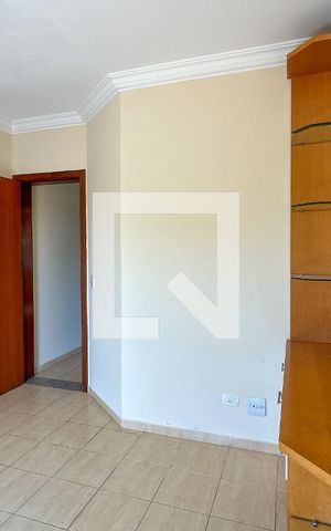 Casa à venda com 220m², 5 quartos e 4 vagas Casa à venda com 220m², 5 quartos e 4 vagasQuarto 2