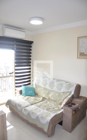 Apartamento à venda com 60m², 3 quartos e 1 vaga Apartamento à venda com 60m², 3 quartos e 1 vagaDetalhe - Sala