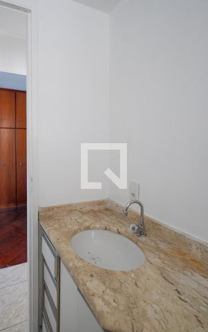 Apartamento à venda com 62m², 2 quartos e 1 vaga Apartamento à venda com 62m², 2 quartos e 1 vagaBanheiro