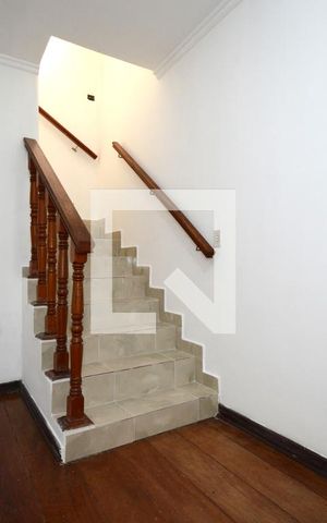 Casa à venda com 140m², 4 quartos e 2 vagasSala
