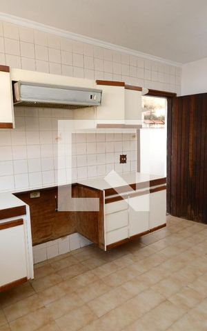 Casa à venda com 140m², 4 quartos e 2 vagasCozinha