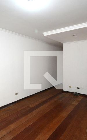 Casa à venda com 140m², 4 quartos e 2 vagasSala