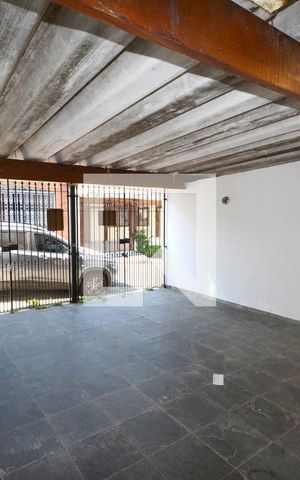 Casa à venda com 140m², 4 quartos e 2 vagasGaragem