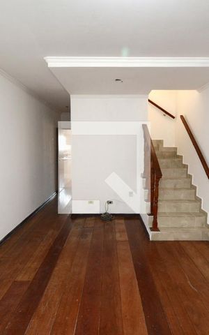 Casa à venda com 140m², 4 quartos e 2 vagasSala