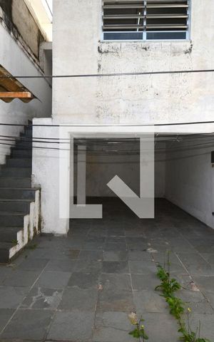 Casa à venda com 140m², 4 quartos e 2 vagasQuintal