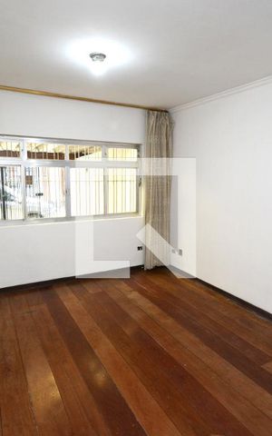 Casa à venda com 140m², 4 quartos e 2 vagasSala