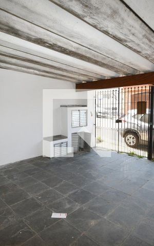 Casa à venda com 140m², 4 quartos e 2 vagasGaragem