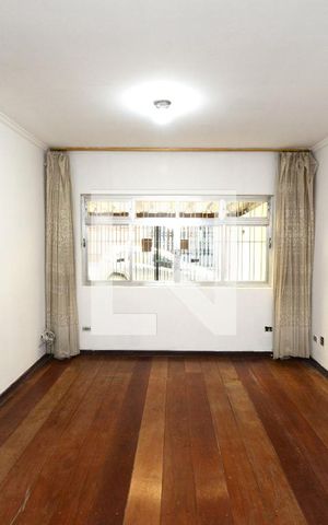 Casa à venda com 140m², 4 quartos e 2 vagasSala