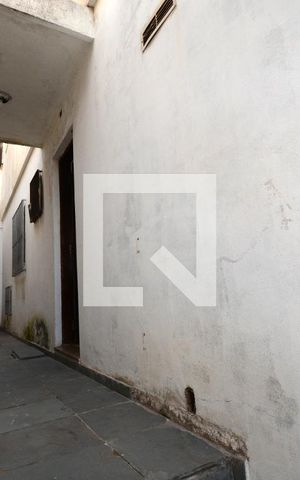 Casa à venda com 140m², 4 quartos e 2 vagasCorredor externo
