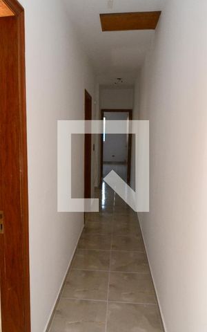 Casa à venda com 140m², 4 quartos e 2 vagasCorredor