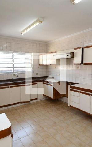 Casa à venda com 140m², 4 quartos e 2 vagasCozinha