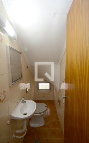 Casa à venda com 140m², 4 quartos e 2 vagasLavabo
