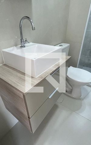 Apartamento à venda com 36m², 2 quartos e sem vaga Apartamento à venda com 36m², 2 quartos e sem vagaBanheiro