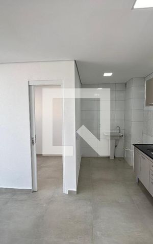 Apartamento à venda com 36m², 2 quartos e sem vaga Apartamento à venda com 36m², 2 quartos e sem vagaSala