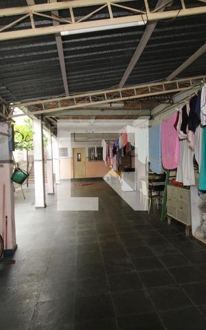 Casa à venda com 230m², 5 quartos e 4 vagasÁrea de Serviço