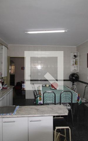 Casa à venda com 230m², 5 quartos e 4 vagasCozinha
