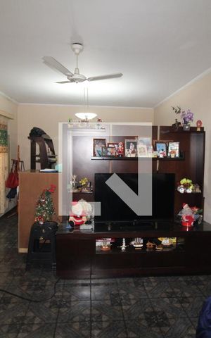 Casa à venda com 230m², 5 quartos e 4 vagasSala