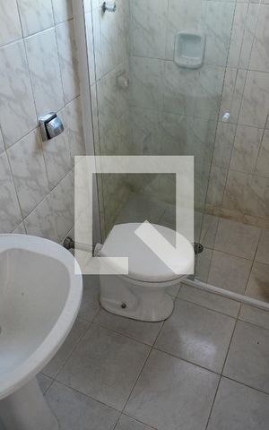 Casa para alugar com 120m², 3 quartos e 1 vaga Casa para alugar com 120m², 3 quartos e 1 vagaBanheiro Social