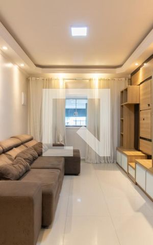 Casa à venda com 200m², 3 quartos e 3 vagas Casa à venda com 200m², 3 quartos e 3 vagasSala