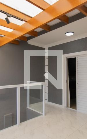 Casa à venda com 200m², 3 quartos e 3 vagas Casa à venda com 200m², 3 quartos e 3 vagasTerraço
