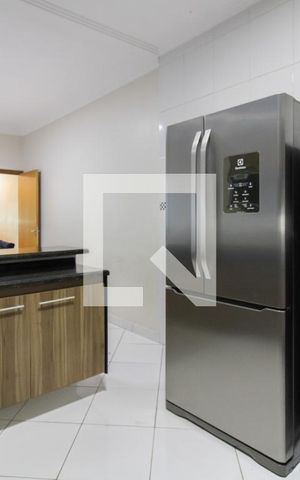 Casa à venda com 200m², 3 quartos e 3 vagas Casa à venda com 200m², 3 quartos e 3 vagasCozinha