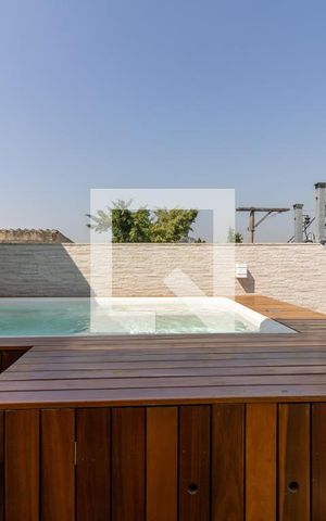 Casa à venda com 200m², 3 quartos e 3 vagas Casa à venda com 200m², 3 quartos e 3 vagasTerraço