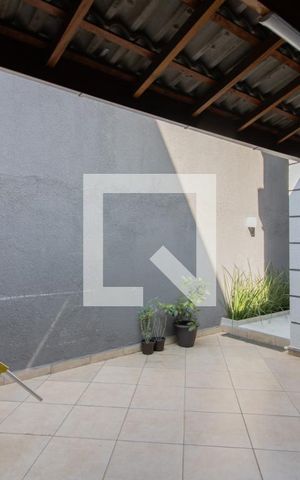 Casa à venda com 200m², 3 quartos e 3 vagas Casa à venda com 200m², 3 quartos e 3 vagasÁrea Externa