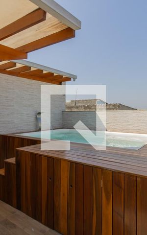 Casa à venda com 200m², 3 quartos e 3 vagas Casa à venda com 200m², 3 quartos e 3 vagasTerraço
