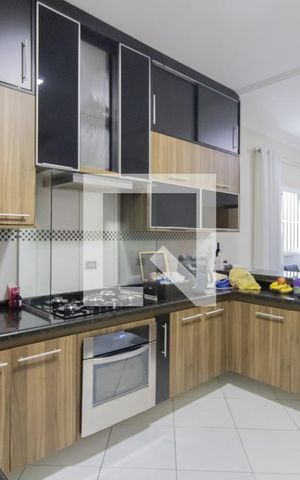 Casa à venda com 200m², 3 quartos e 3 vagas Casa à venda com 200m², 3 quartos e 3 vagasCozinha