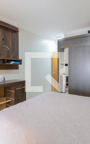 Casa à venda com 200m², 3 quartos e 3 vagas Casa à venda com 200m², 3 quartos e 3 vagasSuíte