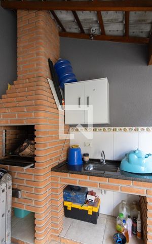 Casa à venda com 200m², 3 quartos e 3 vagas Casa à venda com 200m², 3 quartos e 3 vagasÁrea Externa