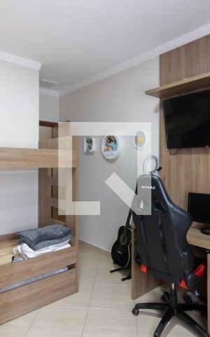 Casa à venda com 200m², 3 quartos e 3 vagas Casa à venda com 200m², 3 quartos e 3 vagasQuarto 2
